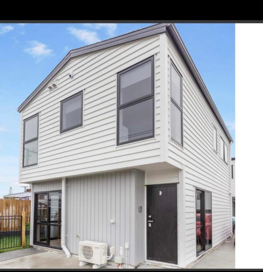 Private Double Bedroom With Attached Bathroom Near 12 Min To Auckland Airport Exterior photo